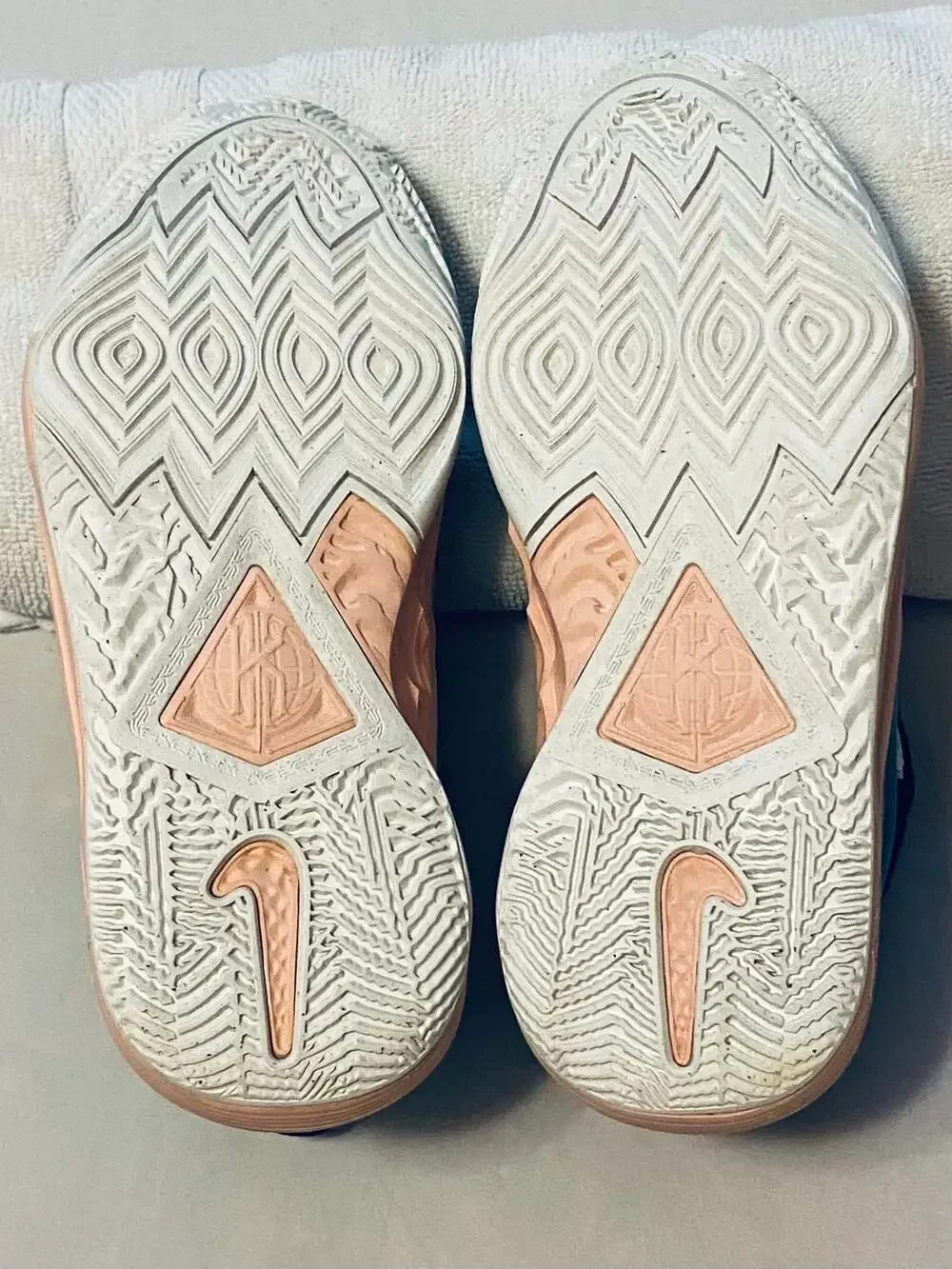 Nike Kyrie 8 GO GS 'Chinese New Year' (DQ8076-002)